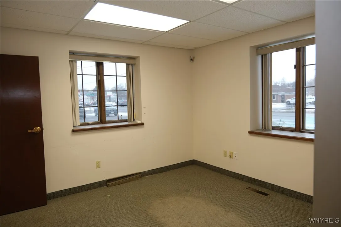 4085 Seneca Street, West Seneca, New York 14224, West Seneca, New York 14224, ,Commercial Lease,For Rent,4085 Seneca Street, West Seneca, New York 14224,0,B1655246