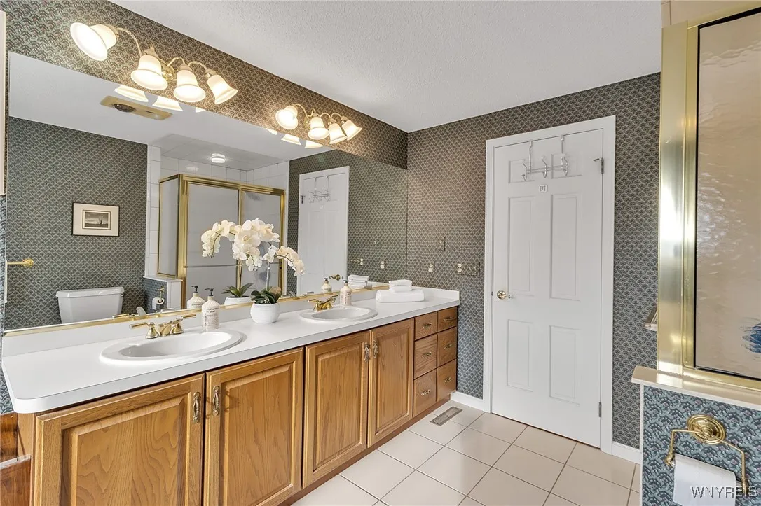 33 Vassar Drive, Amherst, New York 14068, Amherst, New York 14068, 4 Bedrooms Bedrooms, 9 Rooms Rooms,2 BathroomsBathrooms,Residential,Closed,33 Vassar Drive, Amherst, New York 14068,0,B1654674