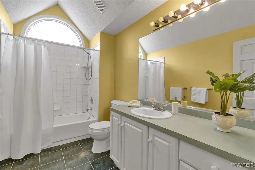 33 Vassar Drive, Amherst, New York 14068, Amherst, New York 14068, 4 Bedrooms Bedrooms, 9 Rooms Rooms,2 BathroomsBathrooms,Residential,Closed,33 Vassar Drive, Amherst, New York 14068,0,B1654674