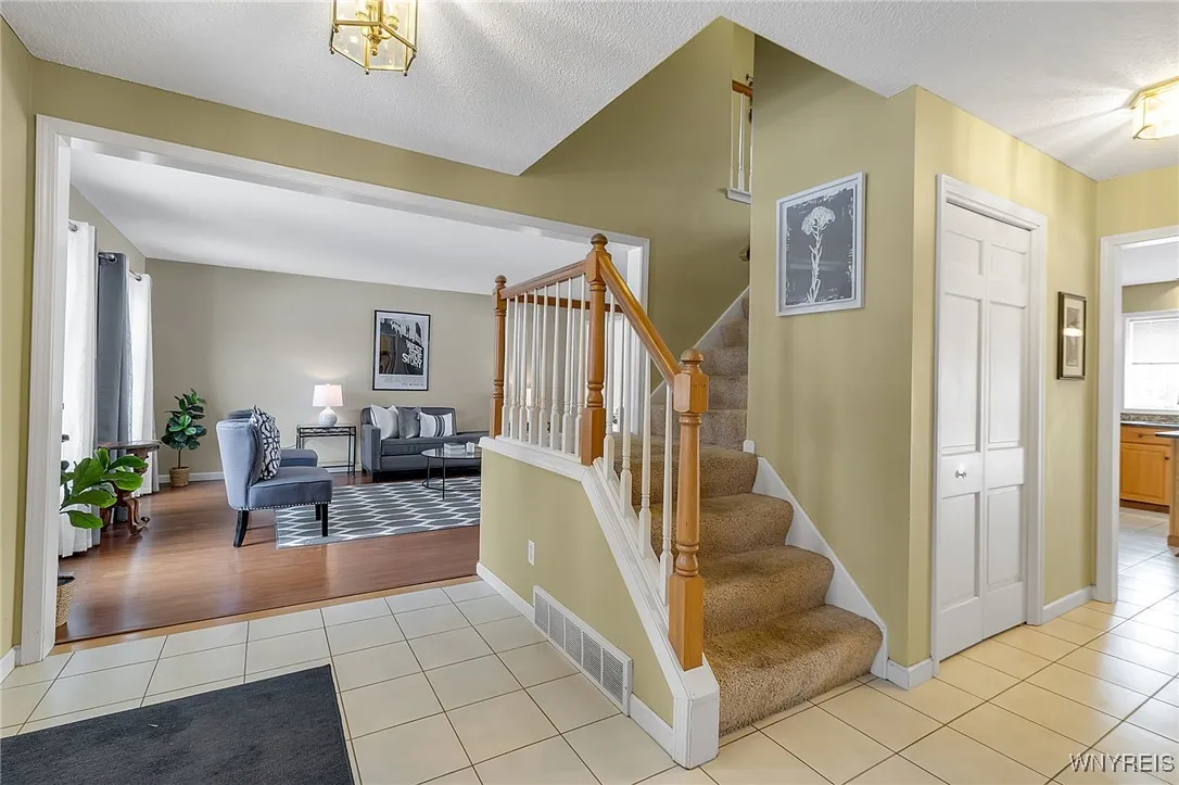 33 Vassar Drive, Amherst, New York 14068, Amherst, New York 14068, 4 Bedrooms Bedrooms, 9 Rooms Rooms,2 BathroomsBathrooms,Residential,Closed,33 Vassar Drive, Amherst, New York 14068,0,B1654674