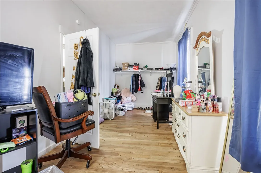 981 Latta Road 1, Greece, New York 14612, Greece, New York 14612, 4 Bedrooms Bedrooms, 6 Rooms Rooms,2 BathroomsBathrooms,Residential Lease,For Rent,981 Latta Road 1, Greece, New York 14612,0,R1655247