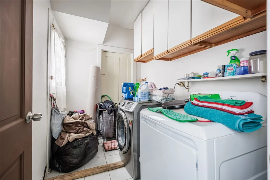 981 Latta Road 1, Greece, New York 14612, Greece, New York 14612, 4 Bedrooms Bedrooms, 6 Rooms Rooms,2 BathroomsBathrooms,Residential Lease,For Rent,981 Latta Road 1, Greece, New York 14612,0,R1655247