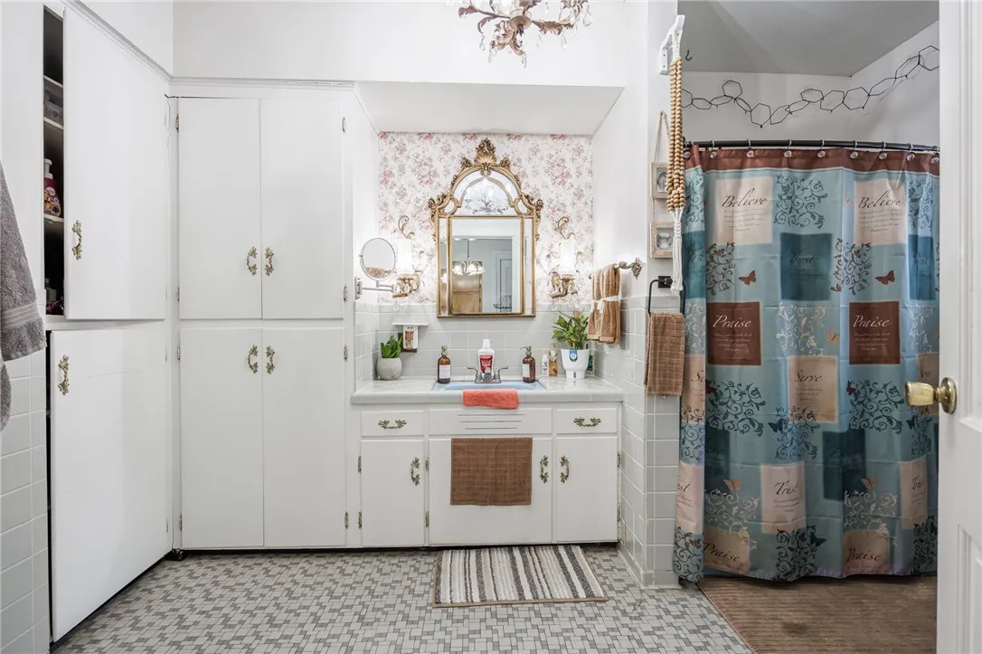 981 Latta Road 1, Greece, New York 14612, Greece, New York 14612, 4 Bedrooms Bedrooms, 6 Rooms Rooms,2 BathroomsBathrooms,Residential Lease,For Rent,981 Latta Road 1, Greece, New York 14612,0,R1655247