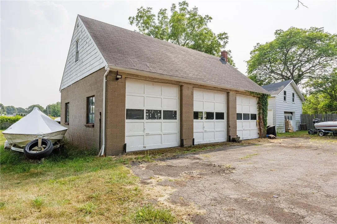 981 Latta Road 1, Greece, New York 14612, Greece, New York 14612, 4 Bedrooms Bedrooms, 6 Rooms Rooms,2 BathroomsBathrooms,Residential Lease,For Rent,981 Latta Road 1, Greece, New York 14612,0,R1655247
