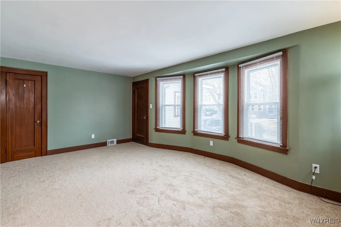 189 Hamilton Drive 1, Amherst, New York 14226, Amherst, New York 14226, 2 Bedrooms Bedrooms, 7 Rooms Rooms,1 BathroomBathrooms,Residential Lease,Closed,189 Hamilton Drive 1, Amherst, New York 14226,0,B1655423