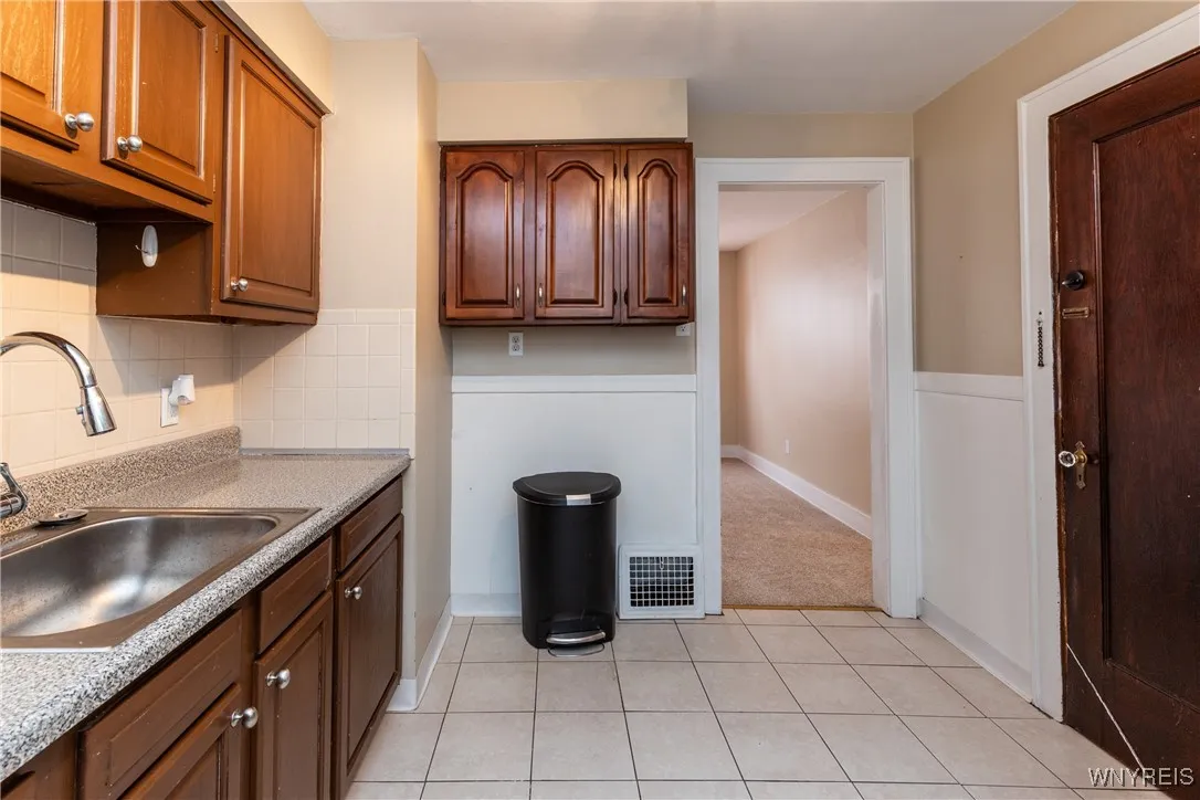 189 Hamilton Drive 1, Amherst, New York 14226, Amherst, New York 14226, 2 Bedrooms Bedrooms, 7 Rooms Rooms,1 BathroomBathrooms,Residential Lease,Closed,189 Hamilton Drive 1, Amherst, New York 14226,0,B1655423