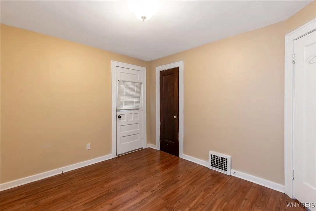 189 Hamilton Drive 1, Amherst, New York 14226, Amherst, New York 14226, 2 Bedrooms Bedrooms, 7 Rooms Rooms,1 BathroomBathrooms,Residential Lease,Closed,189 Hamilton Drive 1, Amherst, New York 14226,0,B1655423