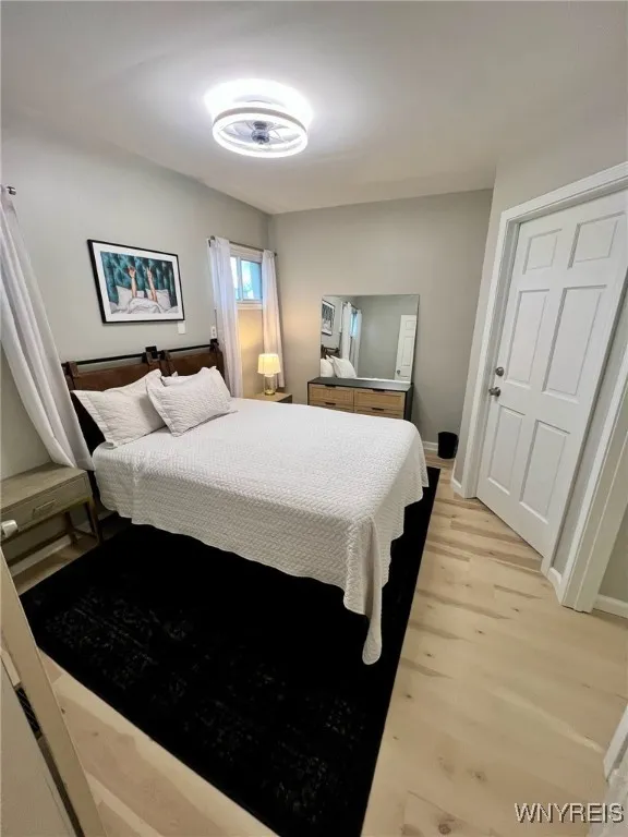 Bedroom 1 (with walk in closet)