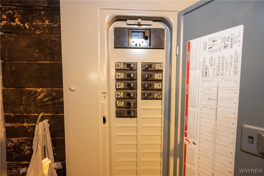 4664 Tomaka Drive, Hamburg, New York 14075, Hamburg, New York 14075, 4 Bedrooms Bedrooms, 6 Rooms Rooms,1 BathroomBathrooms,Residential,For Sale,4664 Tomaka Drive, Hamburg, New York 14075,0,B1655071