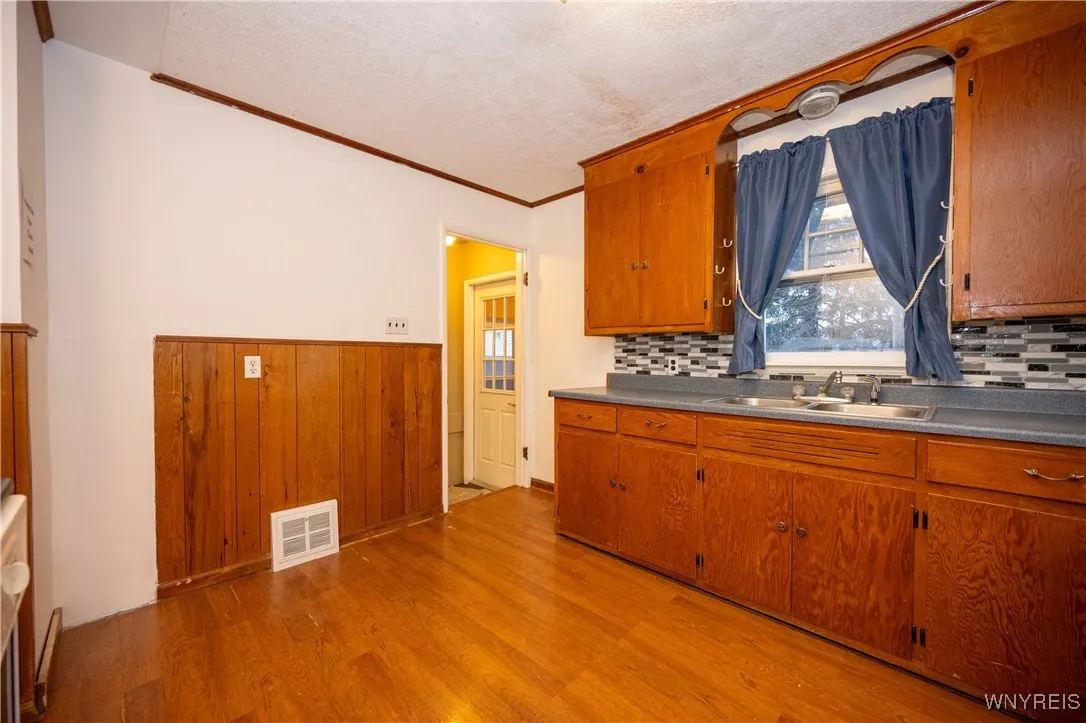 4664 Tomaka Drive, Hamburg, New York 14075, Hamburg, New York 14075, 4 Bedrooms Bedrooms, 6 Rooms Rooms,1 BathroomBathrooms,Residential,For Sale,4664 Tomaka Drive, Hamburg, New York 14075,0,B1655071