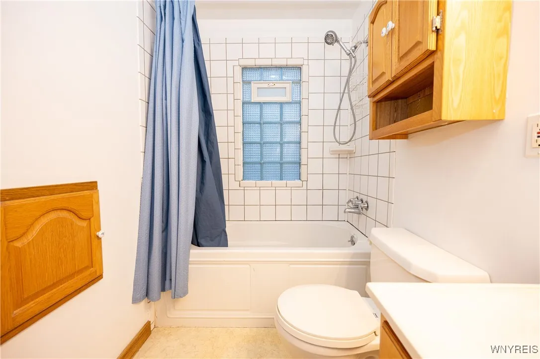 4664 Tomaka Drive, Hamburg, New York 14075, Hamburg, New York 14075, 4 Bedrooms Bedrooms, 6 Rooms Rooms,1 BathroomBathrooms,Residential,For Sale,4664 Tomaka Drive, Hamburg, New York 14075,0,B1655071