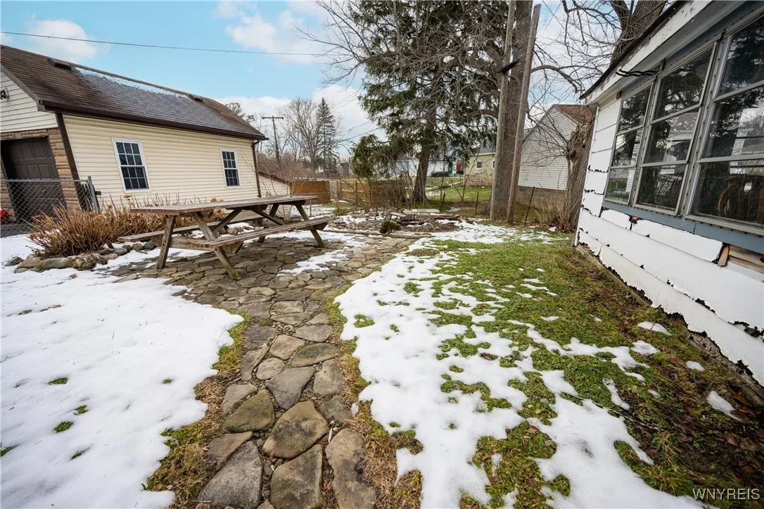 4664 Tomaka Drive, Hamburg, New York 14075, Hamburg, New York 14075, 4 Bedrooms Bedrooms, 6 Rooms Rooms,1 BathroomBathrooms,Residential,For Sale,4664 Tomaka Drive, Hamburg, New York 14075,0,B1655071