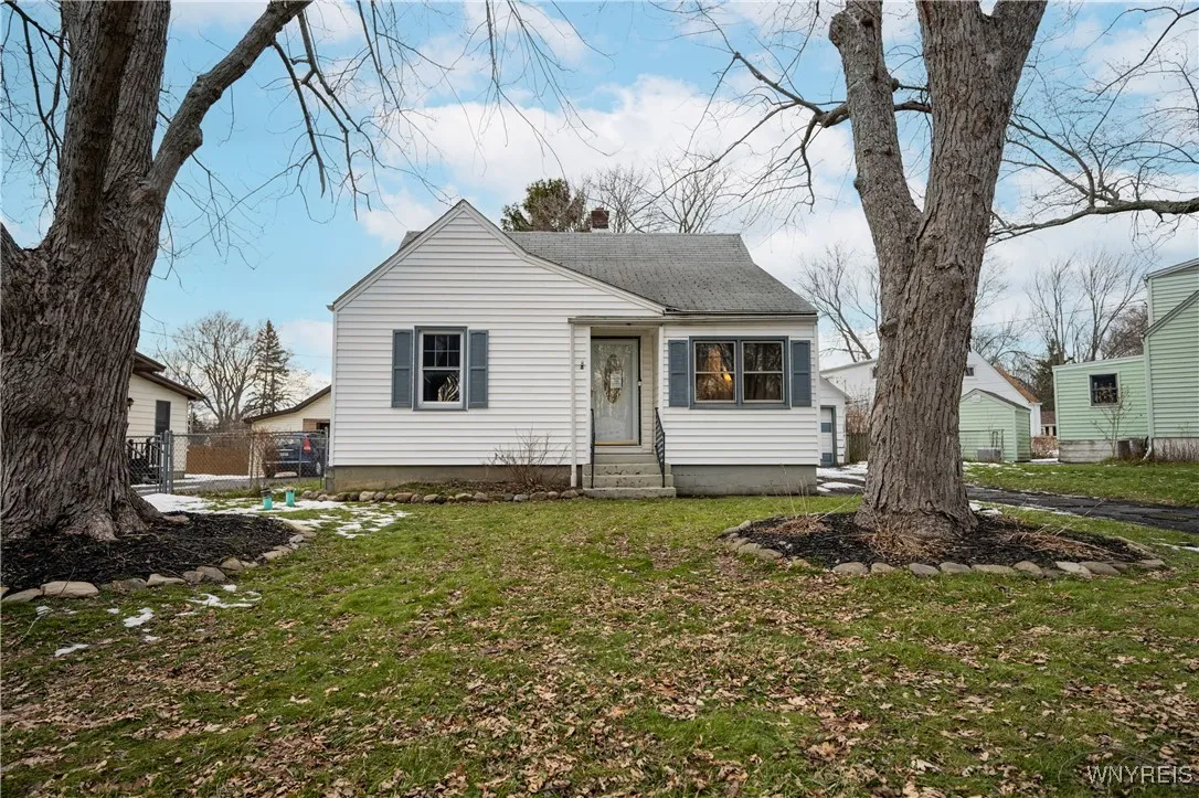 4664 Tomaka Drive, Hamburg, New York 14075, Hamburg, New York 14075, 4 Bedrooms Bedrooms, 6 Rooms Rooms,1 BathroomBathrooms,Residential,For Sale,4664 Tomaka Drive, Hamburg, New York 14075,0,B1655071