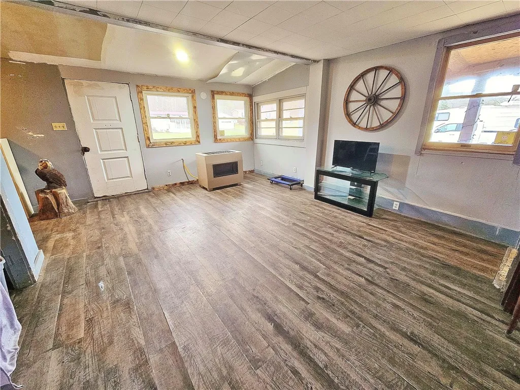 7376 County Route 74, Prattsburgh, New York 14873, Prattsburgh, New York 14873, 3 Bedrooms Bedrooms, 7 Rooms Rooms,1 BathroomBathrooms,Residential,For Sale,7376 County Route 74, Prattsburgh, New York 14873,0,R1655544