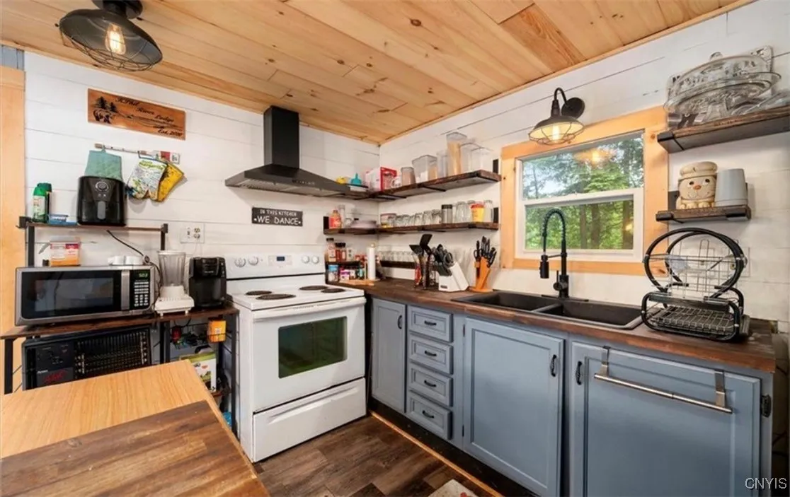 9036 Woods Road, Remsen, New York 13438, Remsen, New York 13438, 2 Bedrooms Bedrooms, 6 Rooms Rooms,1 BathroomBathrooms,Residential,For Sale,9036 Woods Road, Remsen, New York 13438,0,S1655521