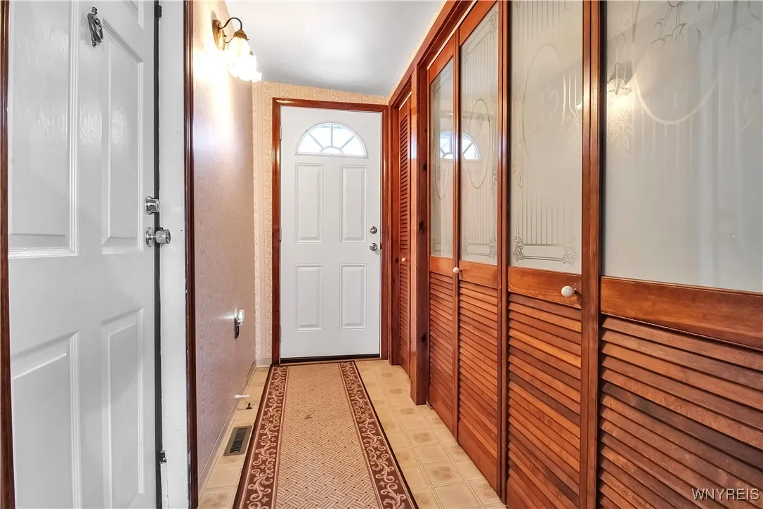 2 Storage closets in hallway entrance