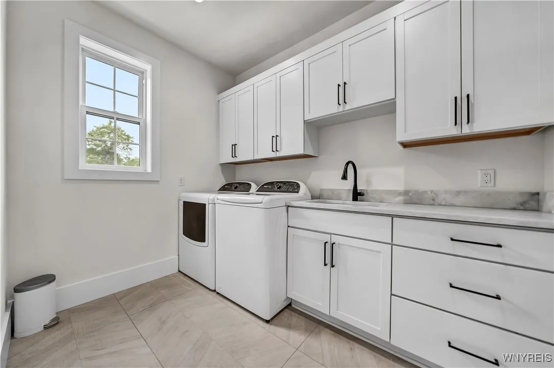 4480 Boncrest West, Clarence, New York 14031, Clarence, New York 14031, 4 Bedrooms Bedrooms, 11 Rooms Rooms,4 BathroomsBathrooms,Residential,For Sale,4480 Boncrest West, Clarence, New York 14031,0,B1655561