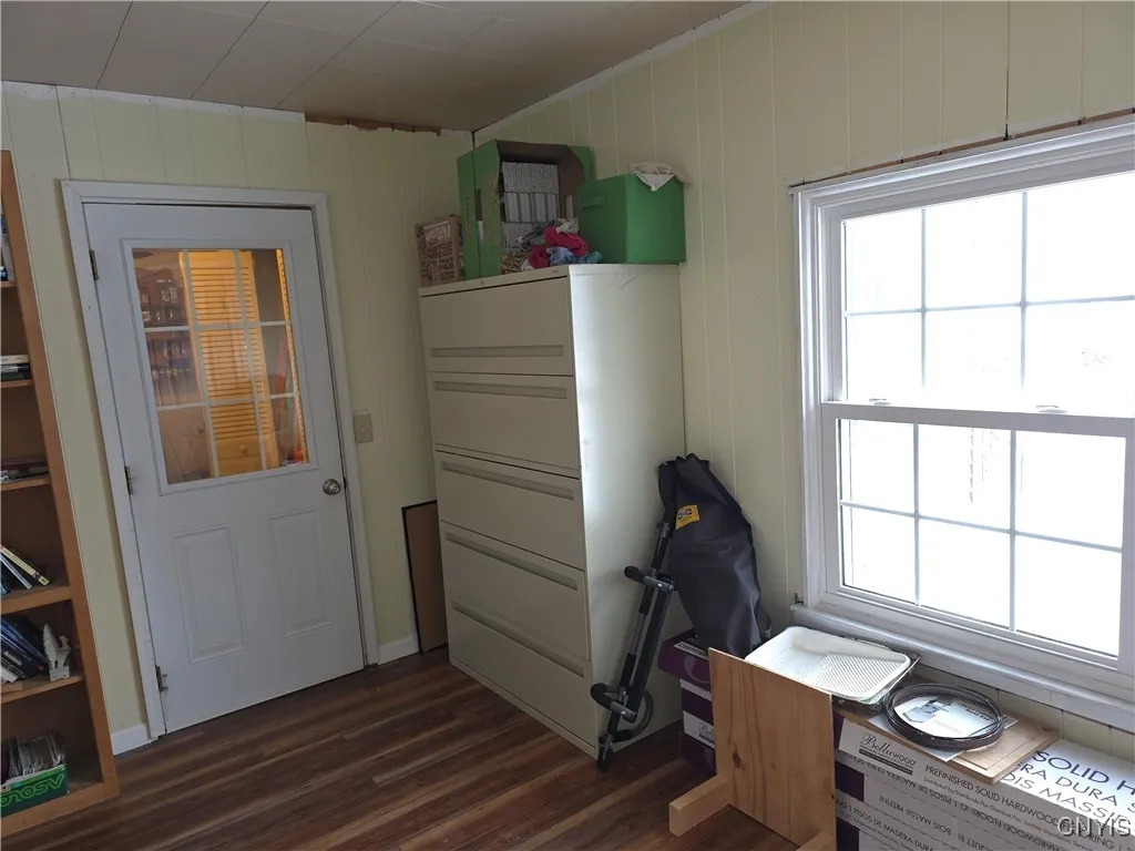 3 season room toward laundry room