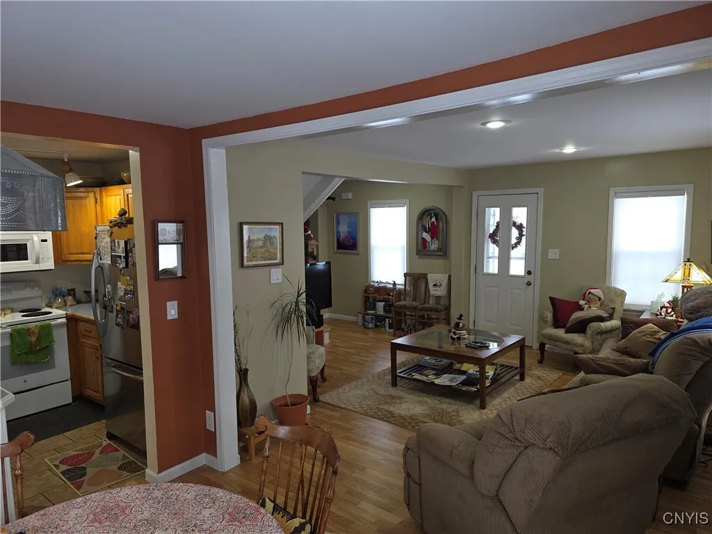 Dining room to Living room