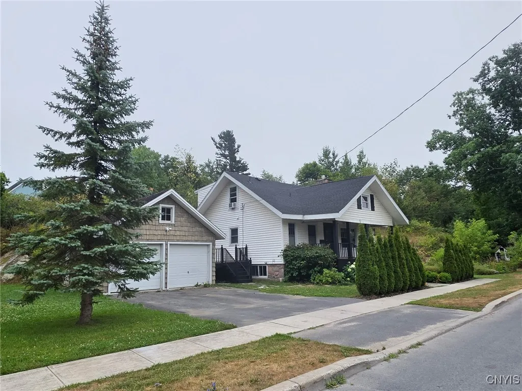 24 Catherine Avenue, Alexandria, New York 13607, Alexandria, New York 13607, 4 Bedrooms Bedrooms, 9 Rooms Rooms,1 BathroomBathrooms,Residential,For Sale,24 Catherine Avenue, Alexandria, New York 13607,0,S1655058