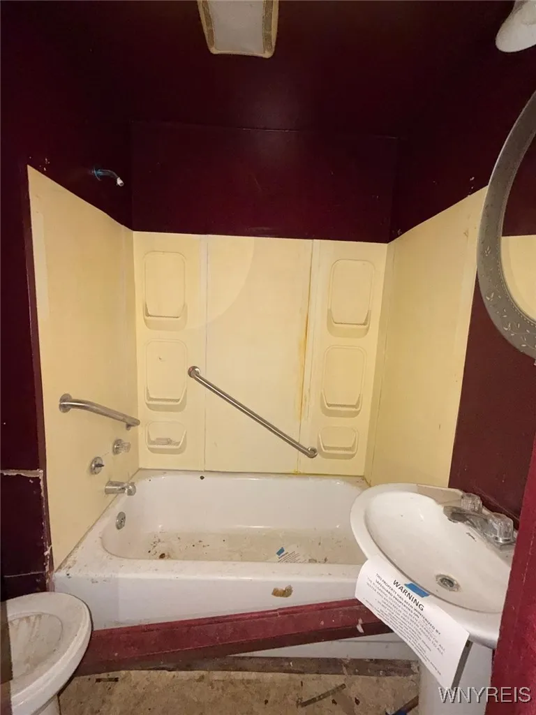 255 Orange Street, Buffalo, New York 14204, Buffalo, New York 14204, 4 Bedrooms Bedrooms, 11 Rooms Rooms,2 BathroomsBathrooms,Residential,For Sale,255 Orange Street, Buffalo, New York 14204,0,B1655688