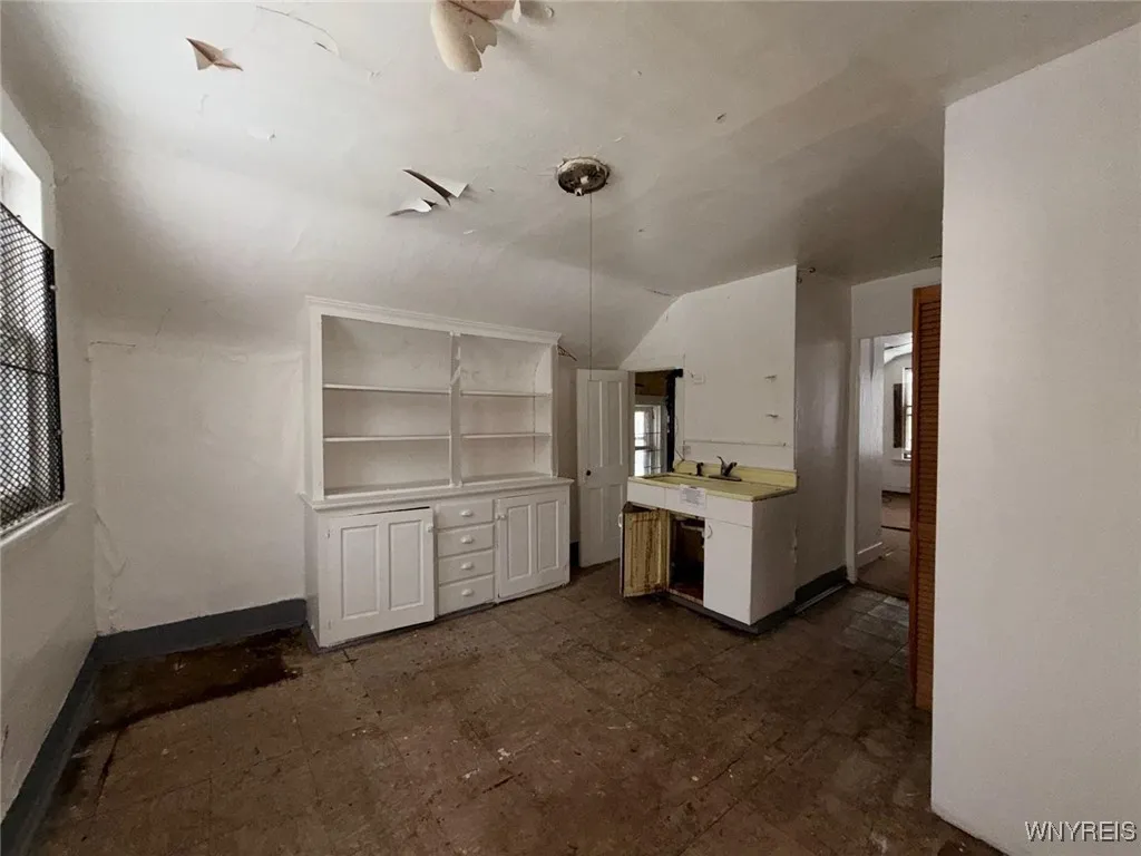 255 Orange Street, Buffalo, New York 14204, Buffalo, New York 14204, 4 Bedrooms Bedrooms, 11 Rooms Rooms,2 BathroomsBathrooms,Residential,For Sale,255 Orange Street, Buffalo, New York 14204,0,B1655688
