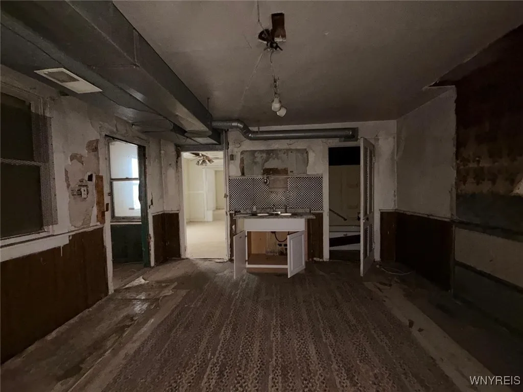 255 Orange Street, Buffalo, New York 14204, Buffalo, New York 14204, 4 Bedrooms Bedrooms, 11 Rooms Rooms,2 BathroomsBathrooms,Residential,For Sale,255 Orange Street, Buffalo, New York 14204,0,B1655688