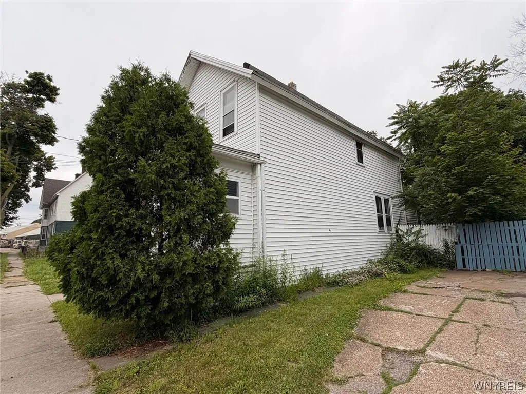 255 Orange Street, Buffalo, New York 14204, Buffalo, New York 14204, 4 Bedrooms Bedrooms, 11 Rooms Rooms,2 BathroomsBathrooms,Residential,For Sale,255 Orange Street, Buffalo, New York 14204,0,B1655688