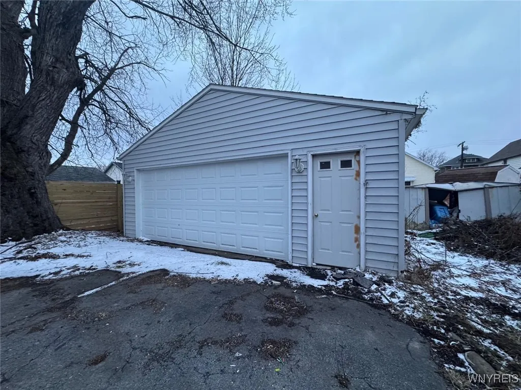 73 Marlowe Avenue, Hamburg, New York 14219, Hamburg, New York 14219, 5 Bedrooms Bedrooms, ,3 BathroomsBathrooms,Residential,For Sale,73 Marlowe Avenue, Hamburg, New York 14219,0,B1655692