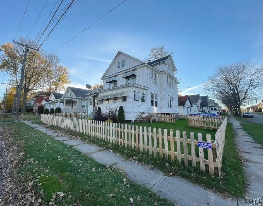 715 Lansing Street 1f, Watertown City, New York 13, Watertown City, New York 13601, 1 Bedroom Bedrooms, 4 Rooms Rooms,1 BathroomBathrooms,Residential Lease,Closed,715 Lansing Street 1f, Watertown City, New York 13,0,S1655744