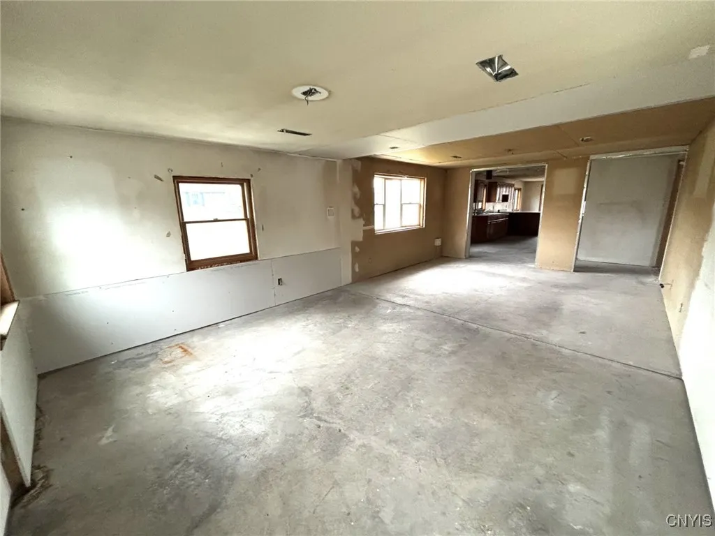 7458 Surbrook Road, Lysander, New York 13027, Lysander, New York 13027, 2 Bedrooms Bedrooms, 5 Rooms Rooms,1 BathroomBathrooms,Residential,For Sale,7458 Surbrook Road, Lysander, New York 13027,0,S1655787