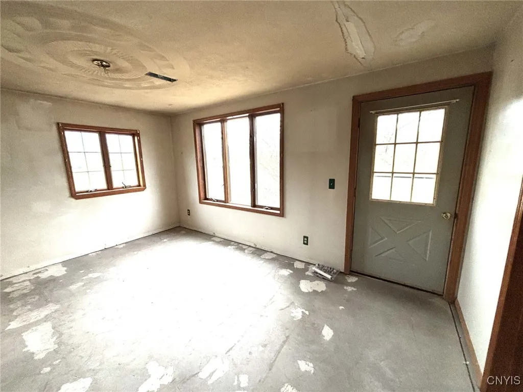 7458 Surbrook Road, Lysander, New York 13027, Lysander, New York 13027, 2 Bedrooms Bedrooms, 5 Rooms Rooms,1 BathroomBathrooms,Residential,For Sale,7458 Surbrook Road, Lysander, New York 13027,0,S1655787