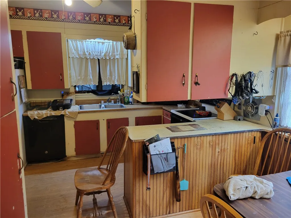 2256 Townline Road, Phelps, New York 14456, Phelps, New York 14456, 4 Bedrooms Bedrooms, 9 Rooms Rooms,1 BathroomBathrooms,Residential,For Sale,2256 Townline Road, Phelps, New York 14456,0,R1653455