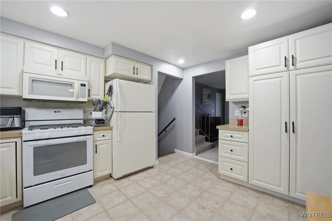 113 Maplegrove Avenue, Tonawanda, New York 14150, Tonawanda, New York 14150, 4 Bedrooms Bedrooms, 9 Rooms Rooms,2 BathroomsBathrooms,Residential,Closed,113 Maplegrove Avenue, Tonawanda, New York 14150,0,B1654297