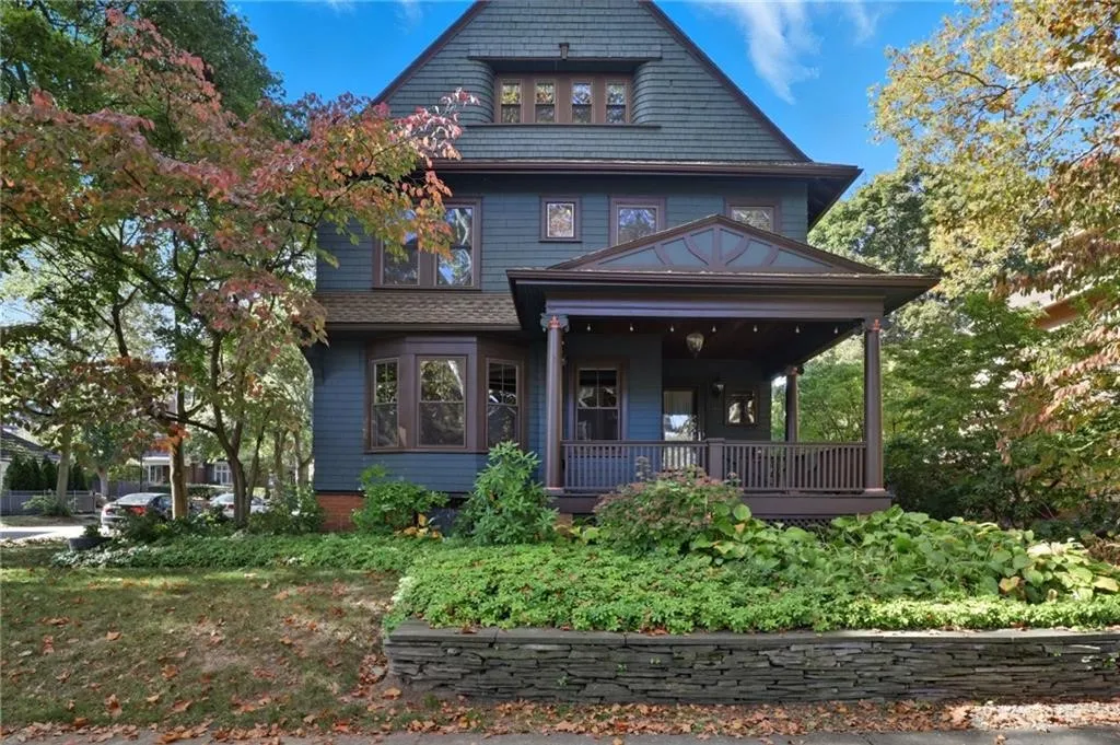 155 Edgerton Street 1, Rochester, New York 14607, Rochester, New York 14607, 6 Bedrooms Bedrooms, 10 Rooms Rooms,2 BathroomsBathrooms,Residential Lease,For Rent,155 Edgerton Street 1, Rochester, New York 14607,0,R1655789