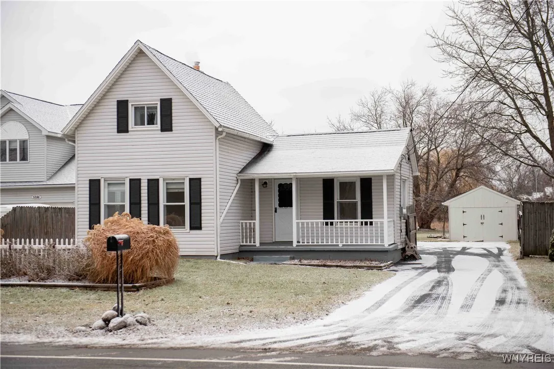 5300 Lake Avenue, Orchard Park, New York 14127, Orchard Park, New York 14127, 3 Bedrooms Bedrooms, 6 Rooms Rooms,1 BathroomBathrooms,Residential,For Sale,5300 Lake Avenue, Orchard Park, New York 14127,0,B1655870