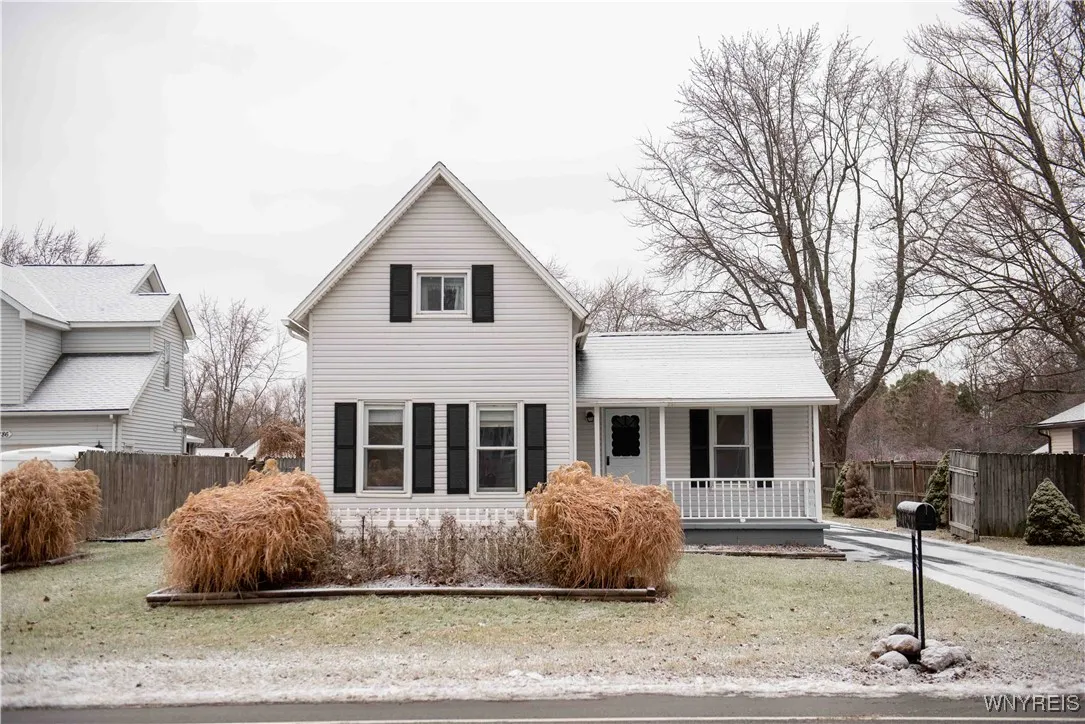 5300 Lake Avenue, Orchard Park, New York 14127, Orchard Park, New York 14127, 3 Bedrooms Bedrooms, 6 Rooms Rooms,1 BathroomBathrooms,Residential,For Sale,5300 Lake Avenue, Orchard Park, New York 14127,0,B1655870