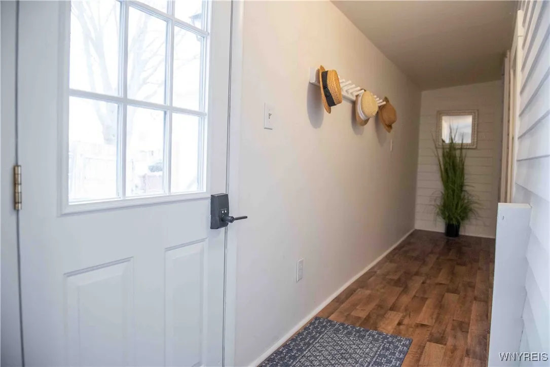 5300 Lake Avenue, Orchard Park, New York 14127, Orchard Park, New York 14127, 3 Bedrooms Bedrooms, 6 Rooms Rooms,1 BathroomBathrooms,Residential,For Sale,5300 Lake Avenue, Orchard Park, New York 14127,0,B1655870