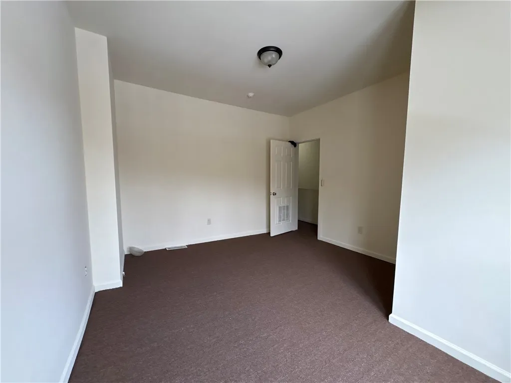 2-12 Cliff Street G, Oneonta, New York 13820, Oneonta, New York 13820, 3 Bedrooms Bedrooms, 4 Rooms Rooms,1 BathroomBathrooms,Residential Lease,For Rent,2-12 Cliff Street G, Oneonta, New York 13820,0,R1656005