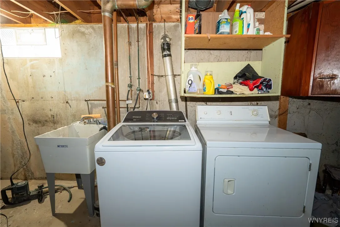 16 Oakwood Drive, Cheektowaga, New York 14227, Cheektowaga, New York 14227, 3 Bedrooms Bedrooms, 7 Rooms Rooms,1 BathroomBathrooms,Residential,For Sale,16 Oakwood Drive, Cheektowaga, New York 14227,0,B1654618