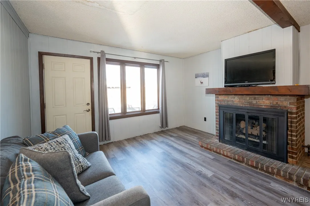 16 Oakwood Drive, Cheektowaga, New York 14227, Cheektowaga, New York 14227, 3 Bedrooms Bedrooms, 7 Rooms Rooms,1 BathroomBathrooms,Residential,For Sale,16 Oakwood Drive, Cheektowaga, New York 14227,0,B1654618