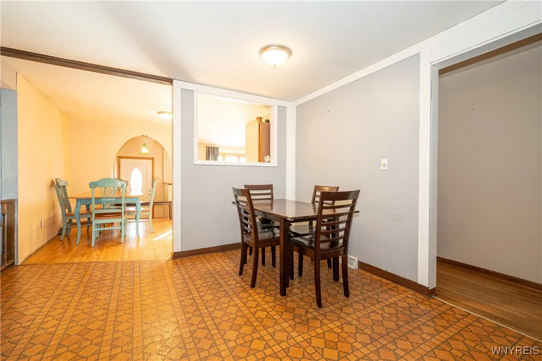 16 Oakwood Drive, Cheektowaga, New York 14227, Cheektowaga, New York 14227, 3 Bedrooms Bedrooms, 7 Rooms Rooms,1 BathroomBathrooms,Residential,For Sale,16 Oakwood Drive, Cheektowaga, New York 14227,0,B1654618
