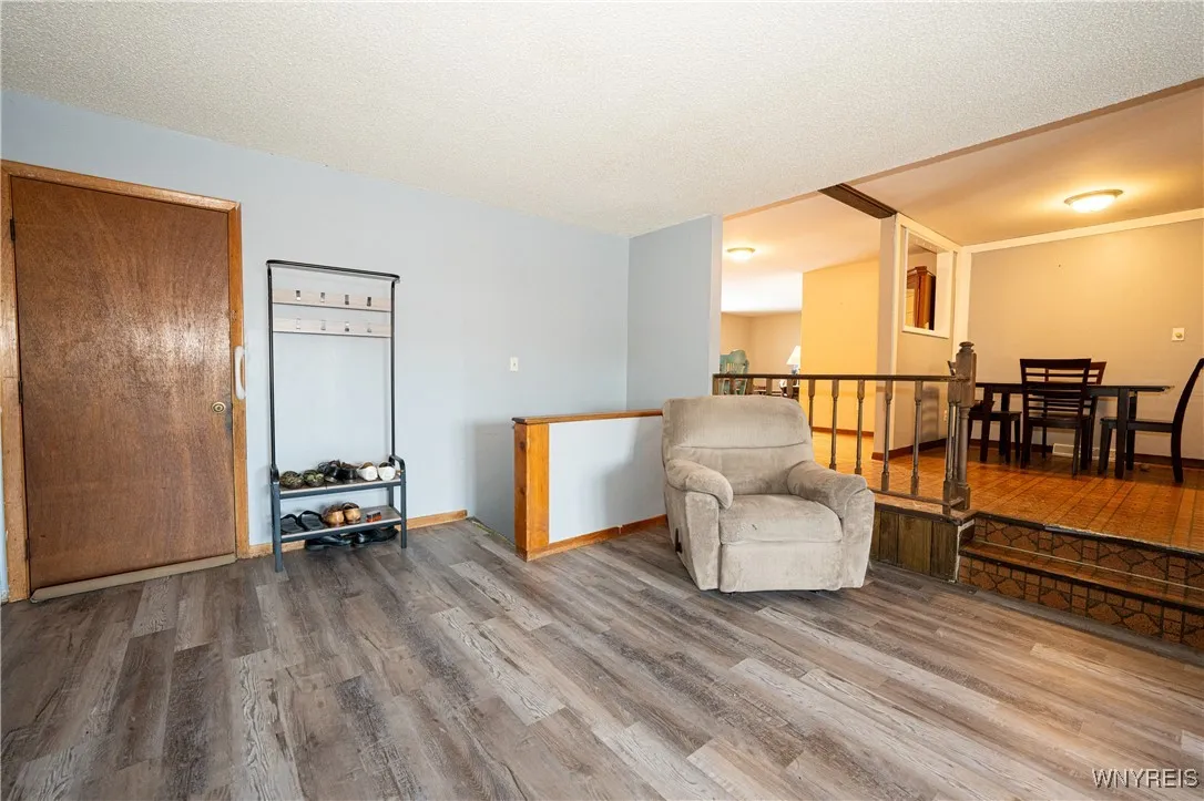 16 Oakwood Drive, Cheektowaga, New York 14227, Cheektowaga, New York 14227, 3 Bedrooms Bedrooms, 7 Rooms Rooms,1 BathroomBathrooms,Residential,For Sale,16 Oakwood Drive, Cheektowaga, New York 14227,0,B1654618