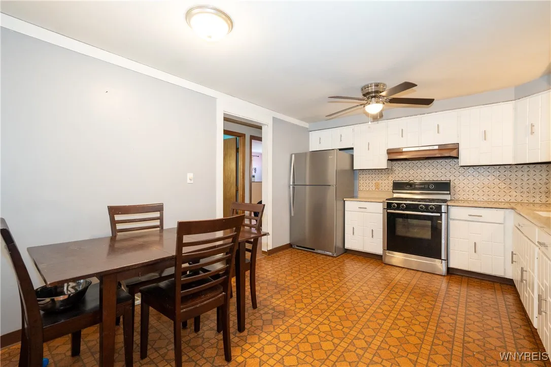 16 Oakwood Drive, Cheektowaga, New York 14227, Cheektowaga, New York 14227, 3 Bedrooms Bedrooms, 7 Rooms Rooms,1 BathroomBathrooms,Residential,For Sale,16 Oakwood Drive, Cheektowaga, New York 14227,0,B1654618
