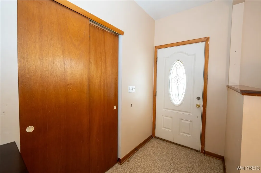 16 Oakwood Drive, Cheektowaga, New York 14227, Cheektowaga, New York 14227, 3 Bedrooms Bedrooms, 7 Rooms Rooms,1 BathroomBathrooms,Residential,For Sale,16 Oakwood Drive, Cheektowaga, New York 14227,0,B1654618
