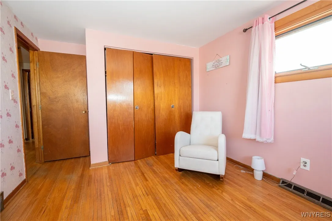 16 Oakwood Drive, Cheektowaga, New York 14227, Cheektowaga, New York 14227, 3 Bedrooms Bedrooms, 7 Rooms Rooms,1 BathroomBathrooms,Residential,For Sale,16 Oakwood Drive, Cheektowaga, New York 14227,0,B1654618