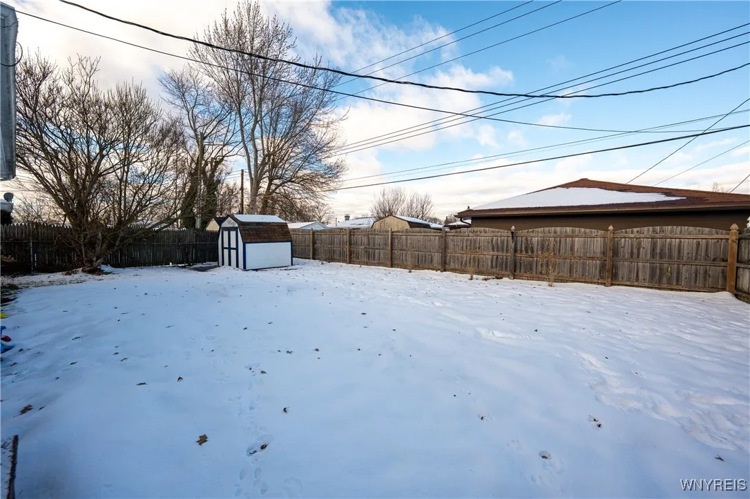 16 Oakwood Drive, Cheektowaga, New York 14227, Cheektowaga, New York 14227, 3 Bedrooms Bedrooms, 7 Rooms Rooms,1 BathroomBathrooms,Residential,For Sale,16 Oakwood Drive, Cheektowaga, New York 14227,0,B1654618