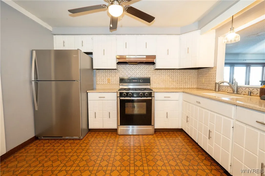 16 Oakwood Drive, Cheektowaga, New York 14227, Cheektowaga, New York 14227, 3 Bedrooms Bedrooms, 7 Rooms Rooms,1 BathroomBathrooms,Residential,For Sale,16 Oakwood Drive, Cheektowaga, New York 14227,0,B1654618