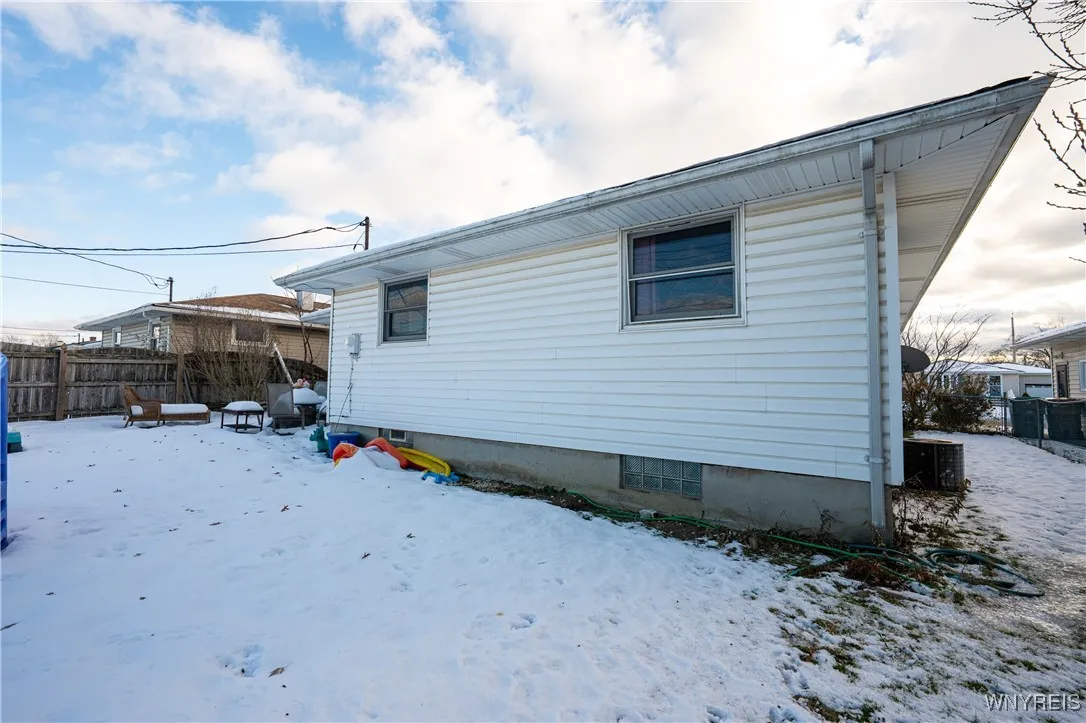 16 Oakwood Drive, Cheektowaga, New York 14227, Cheektowaga, New York 14227, 3 Bedrooms Bedrooms, 7 Rooms Rooms,1 BathroomBathrooms,Residential,For Sale,16 Oakwood Drive, Cheektowaga, New York 14227,0,B1654618