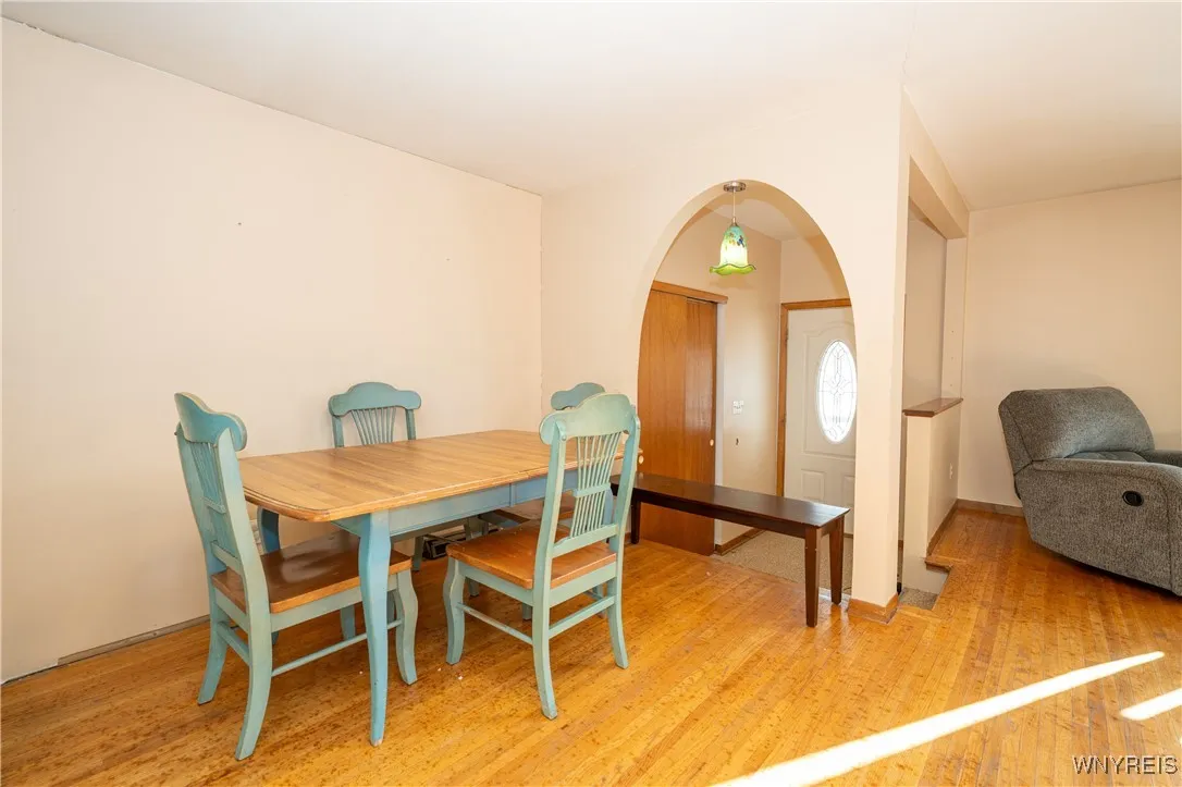 16 Oakwood Drive, Cheektowaga, New York 14227, Cheektowaga, New York 14227, 3 Bedrooms Bedrooms, 7 Rooms Rooms,1 BathroomBathrooms,Residential,For Sale,16 Oakwood Drive, Cheektowaga, New York 14227,0,B1654618